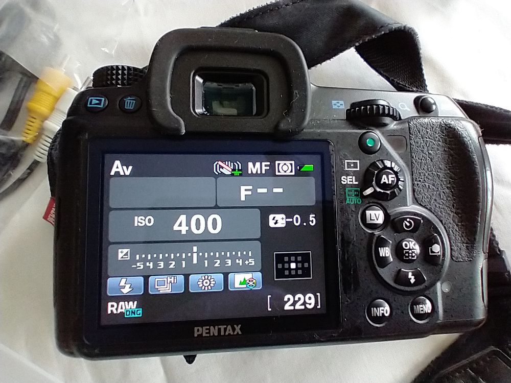 Pentax K5 + Sigma APO DG EX 50-500 mm F1.4-6.3 Photos/Video/TV