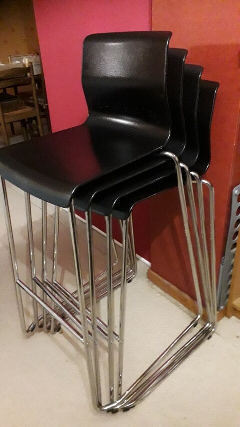  quatre Chaises de bar hautes empilables noires 100 Beauzac (43)