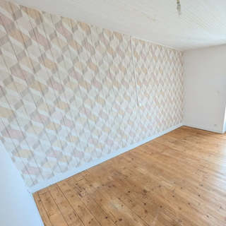  Maison à louer 5 pièces 140 m² Lussac-les-châteaux