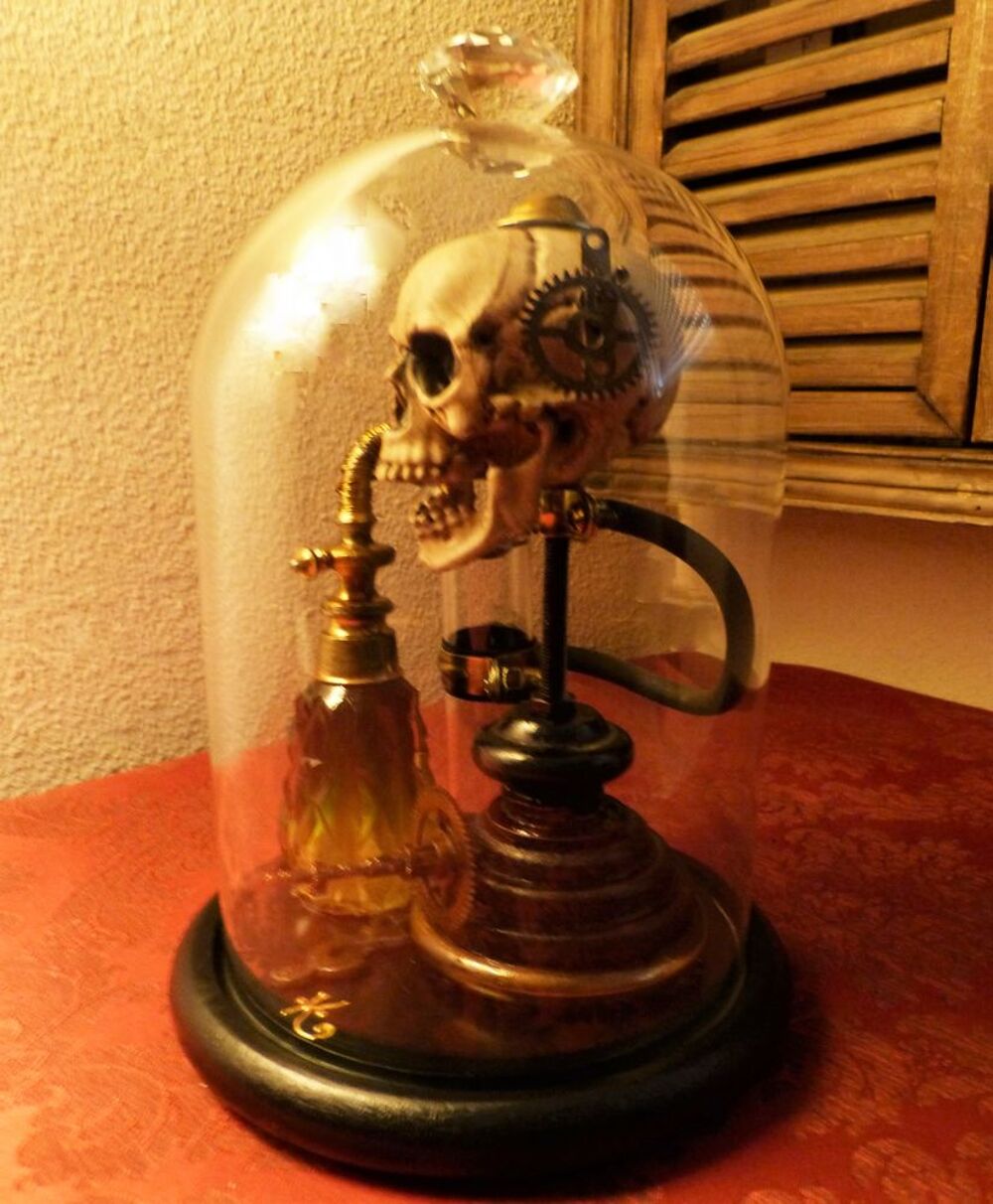 Globe de Curiosit&eacute; "SKULL OF VANITY XIX" Steampunk Décoration