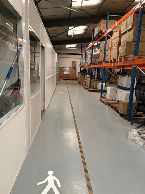 Bureau 20m&sup2; + stockage 145m&sup2; + 2 chambres froides  6300 31240 L'union