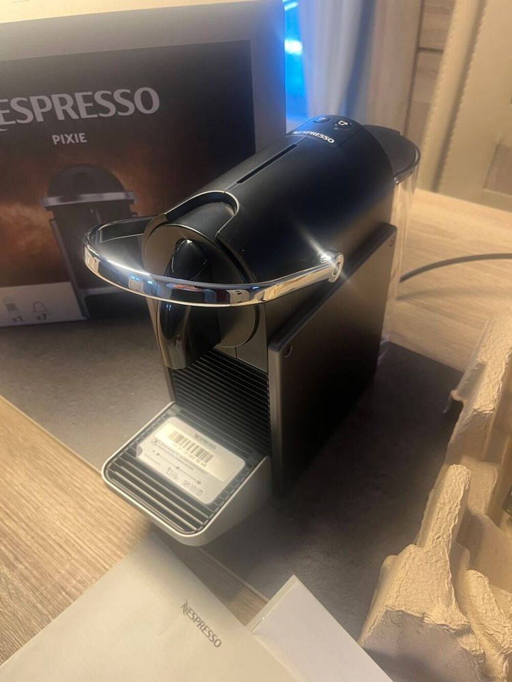 Machine &agrave; caf&eacute; Nespresso Pixie Electroménager