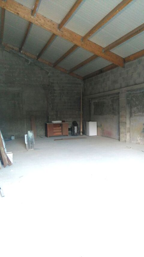  Remise / Grange � louer 1 pi�ce 67 m� Guipavas