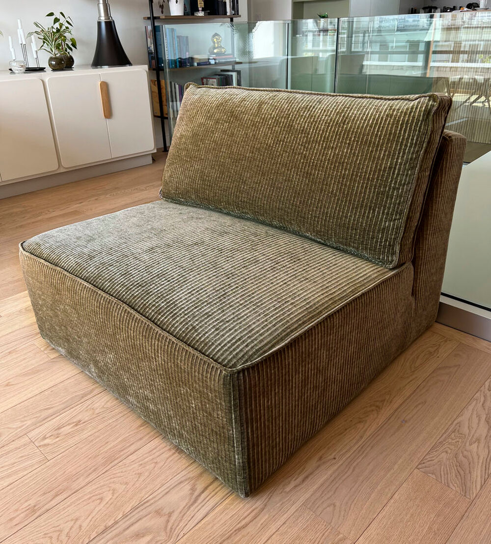 Belle chauffeuse / fauteuil en velours (d&eacute;co, style Bolia) Meubles