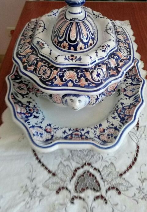 Soupière décorative type Moustier Cabestany (66)