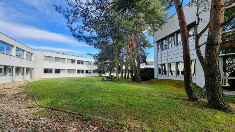 Louez un grand espace de bureau pour 50 personnes &agrave; BORDEAUX, MERIGNAC AIRPORT Merignac 12790 33700 Mérignac