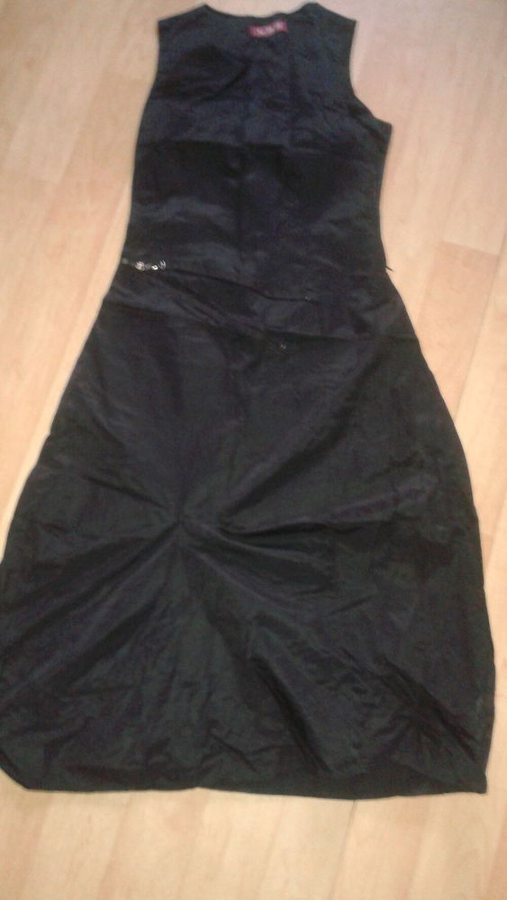 robe longue noir t 38/40 Vtements