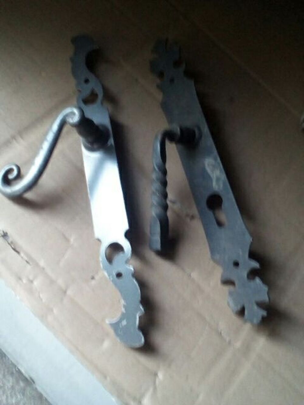poign&eacute;es de porte et marteau Bricolage