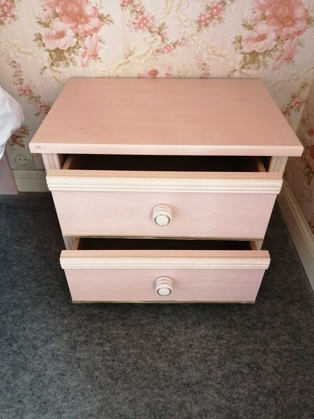 Grande armoire +lit 140 +2 chevets Meubles