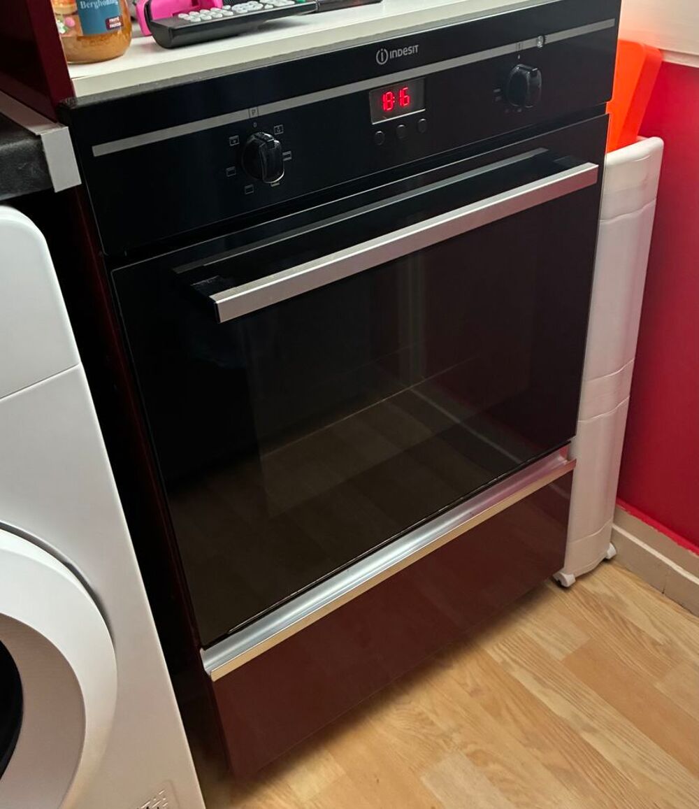 Cherche acheteur honn&ecirc;te Meubles
