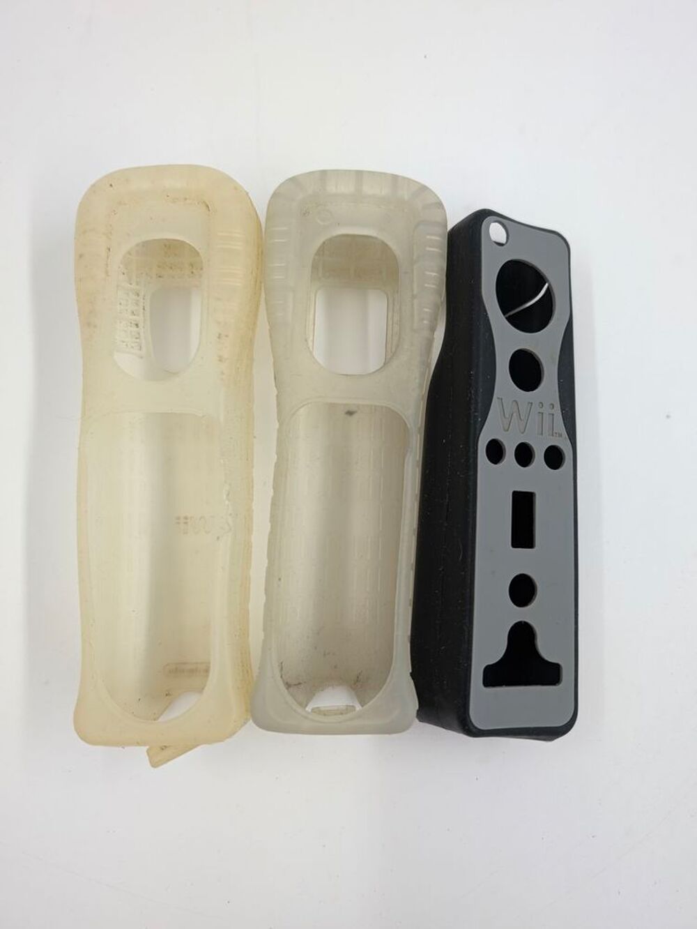 Lot d'accessoires Nintendo Wii 3 protections pour manettes Consoles et jeux vidéos