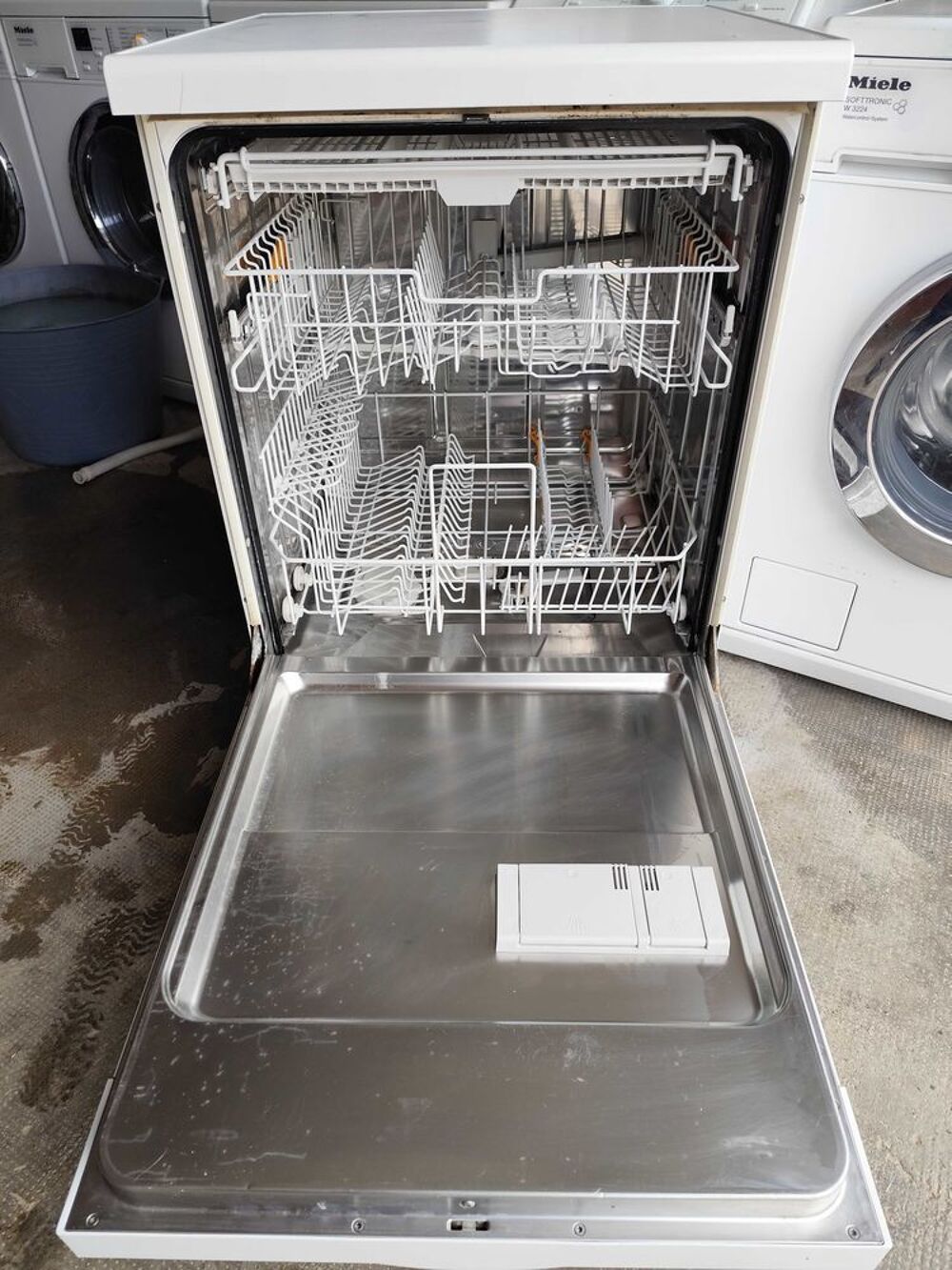 Lave vaisselle MIELE A+++ ECO affichage num&eacute;rique 14 couverts 3 niveaux sous garantie 1 mois Electroménager