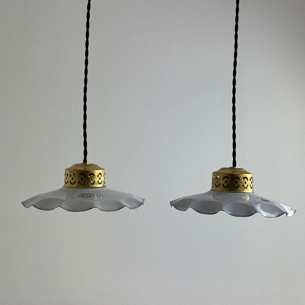 PAIRE D'ANCIENNES PETITES SUSPENSIONS EMAILLEES Décoration