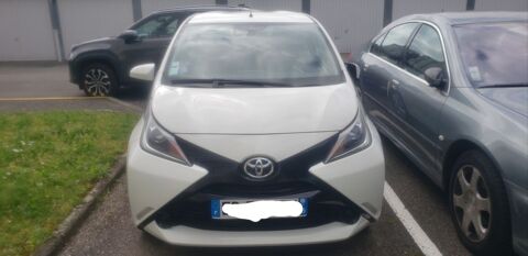 Toyota aygo 1.0 VVT-i x-play