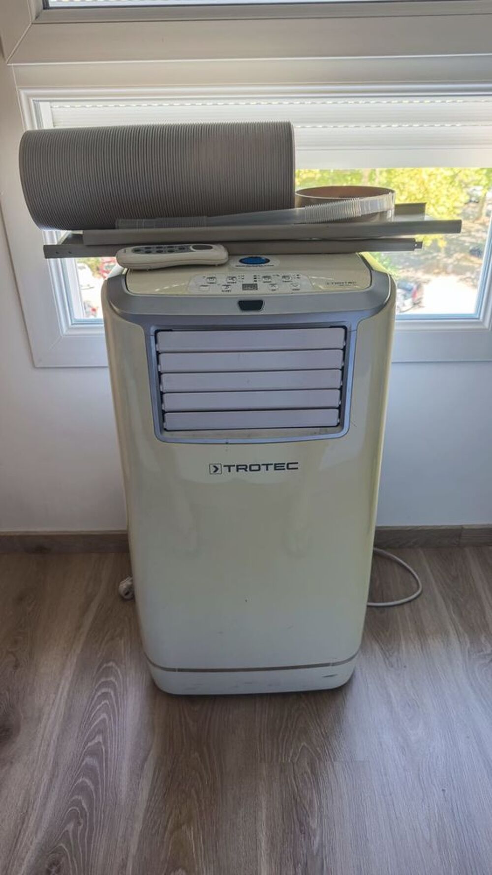 Climatiseur mobile Trotec PAC 3200 E A+ ? 11 000 BTU Electroménager