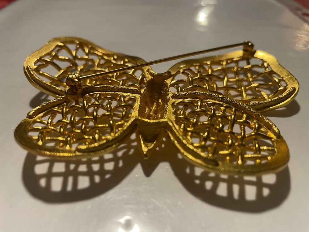 Broche dor&eacute;e Papillon Bijoux et montres