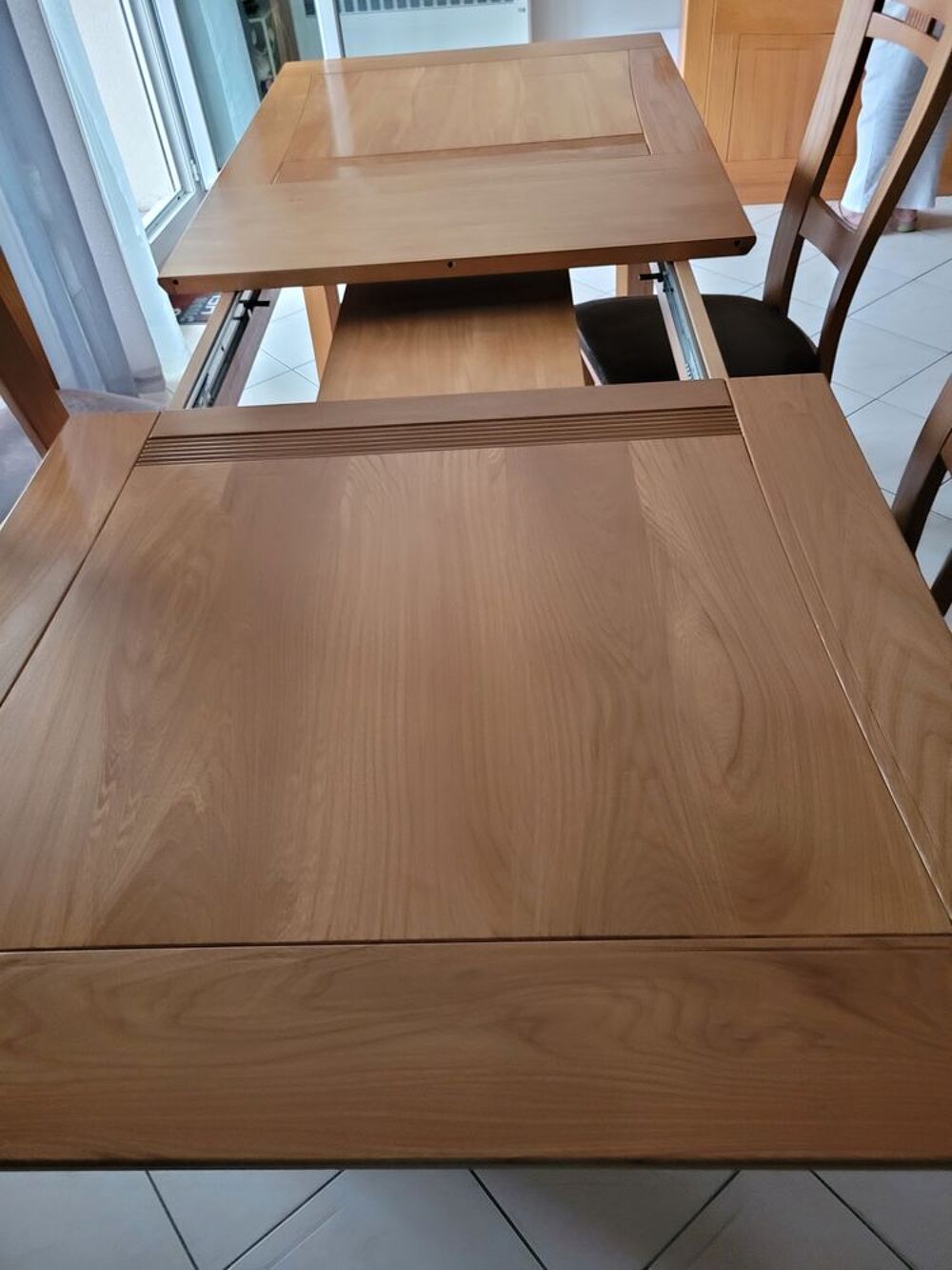 Table de salle &agrave; manger avec 4 chaises Meubles