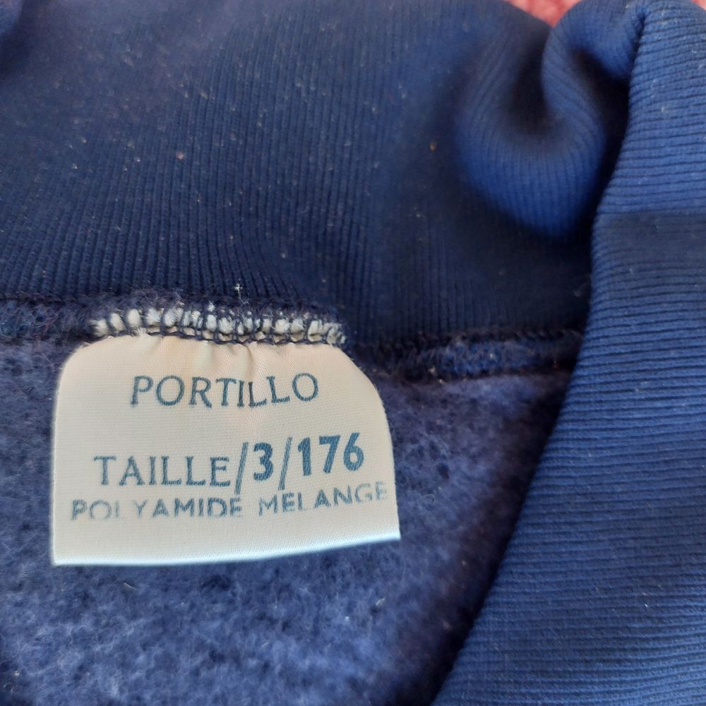 surv&ecirc;tement neuf jamais port&eacute; Vtements