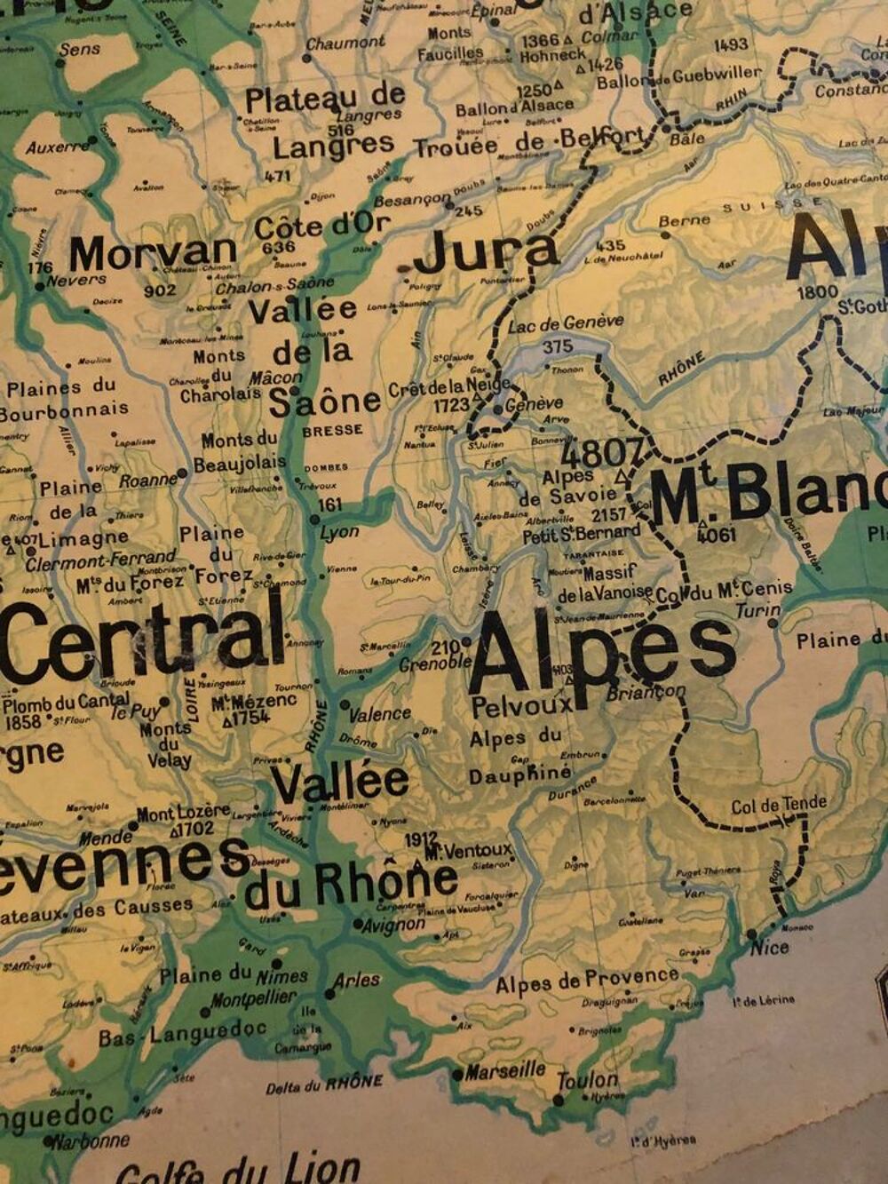 Ancienne carte d'&eacute;cole France Relief du Sol Vidal Lablache 