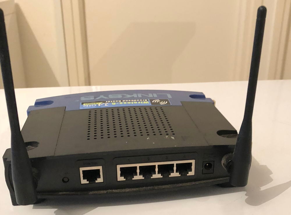 ROUTEUR LINKSYS WRT54G (2.4 Ghz)
Matériel informatique