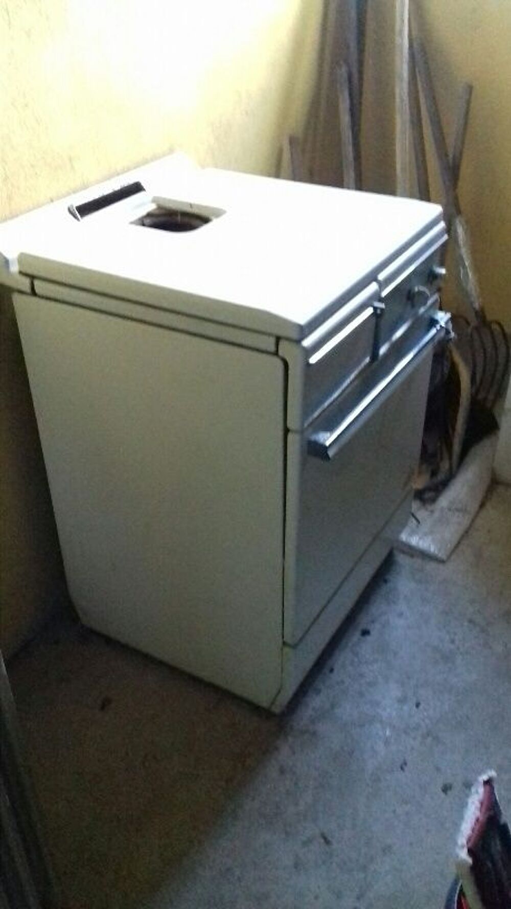 Cuisini&egrave;re fonte Electrom�nager