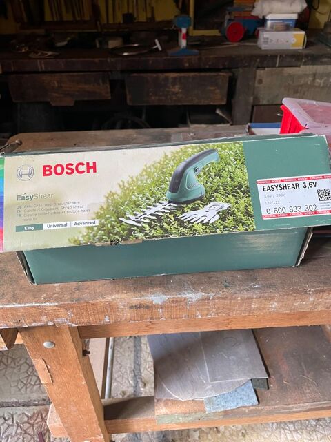 Taille haie électrique Bosch Xéo 50 La Neuville-au-Pont (51)