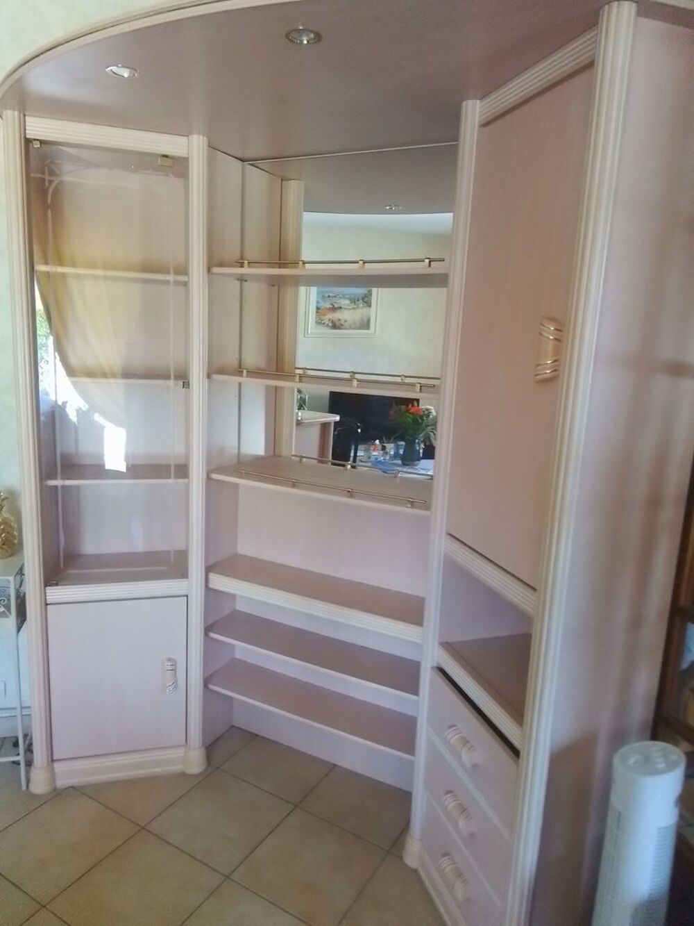 Meuble d'angle en cerus&eacute; beige ros&eacute; en trois parties Meubles