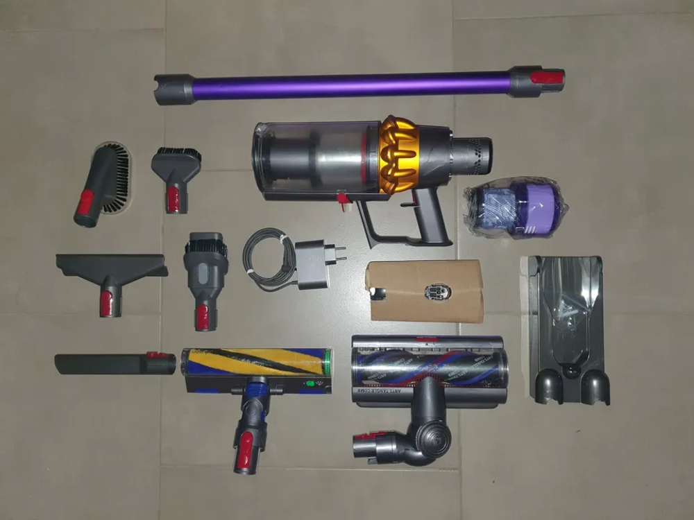 Aspirateur Dyson V15 d&eacute;tecte absolute Electroménager