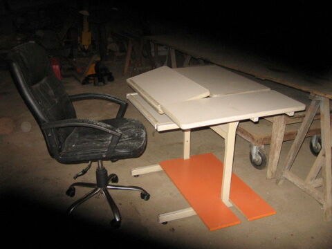 table informatique et fauteuil 50 Croixdalle (76)