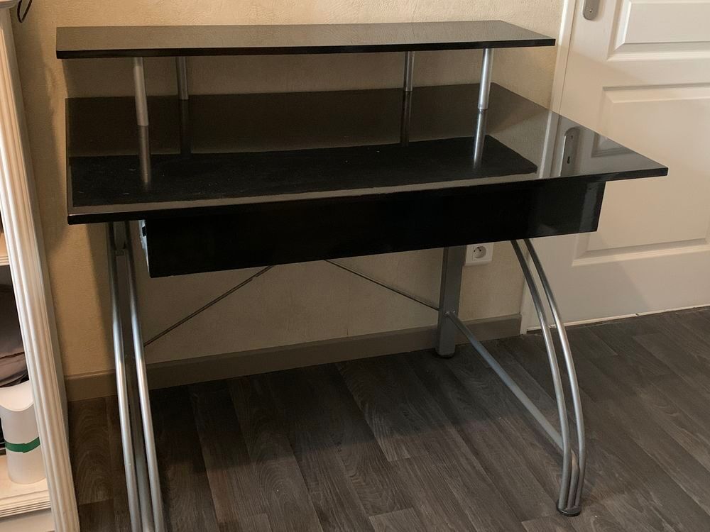 Bureau laqu&eacute; noir Meubles