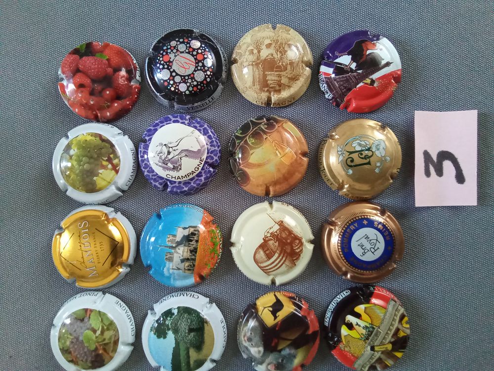 Lot de capsules de champagne 