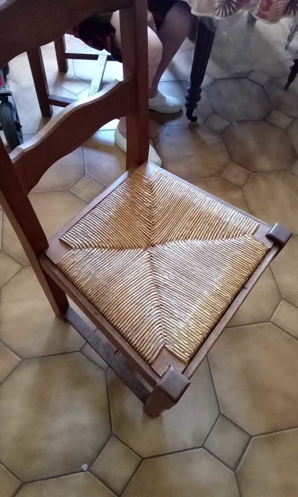 chaise en ch&ecirc;ne lourdes et en tr&egrave;s bon &eacute;tat Meubles