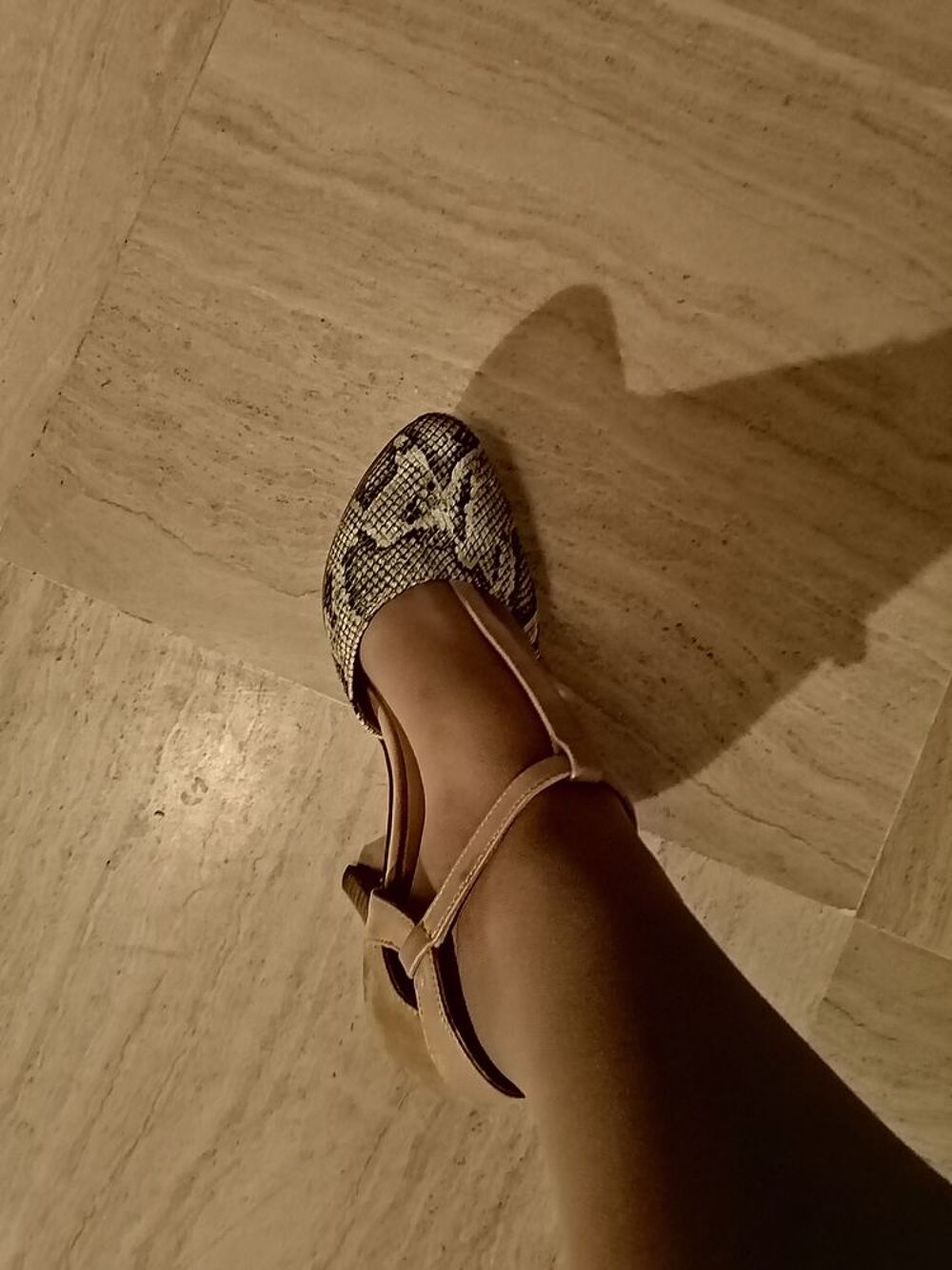 tr&egrave;s beaux escarpins 37 beige" Eram" Chaussures