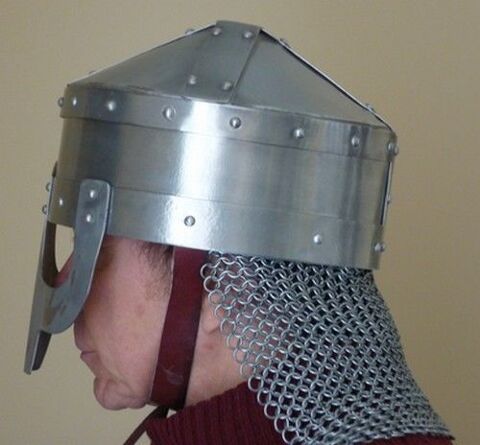 Casque m�di�val 80 Nantes (44)