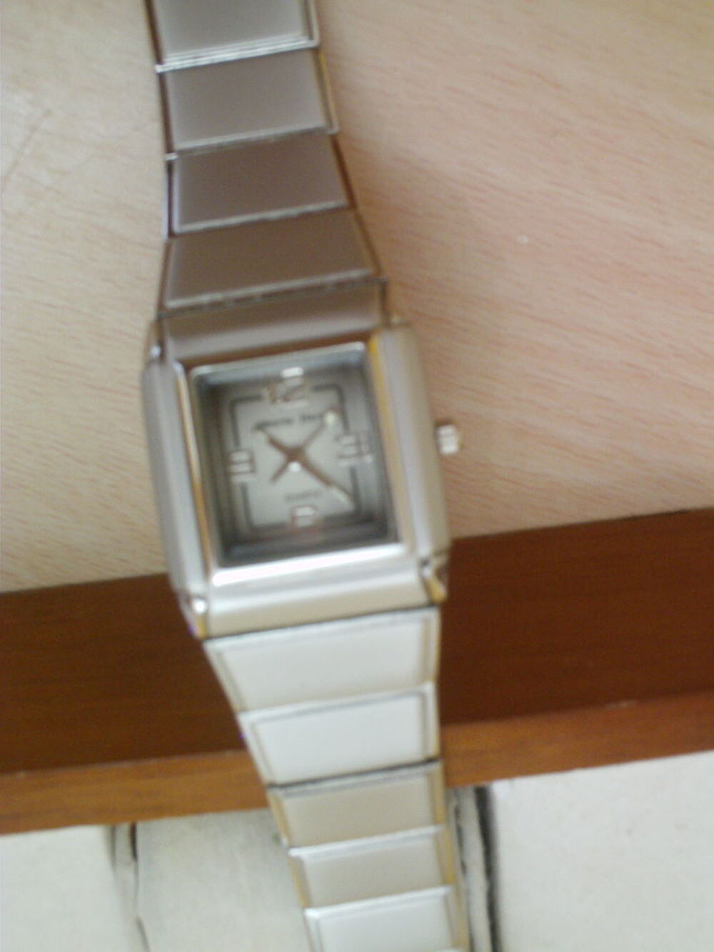  Montre bracelet styl&eacute; grav&eacute;e collection Silcon N&deg; 968 Bijoux et montres