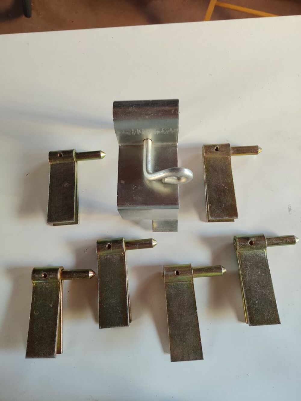 Gonds a Sceller Bricolage