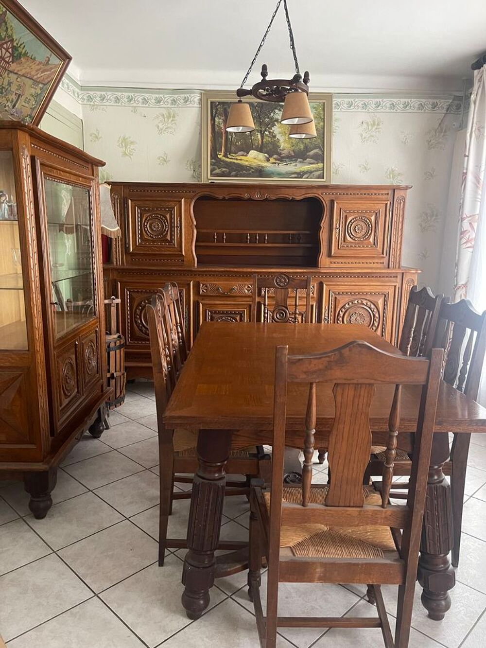 Belle salle &agrave; manger compl&egrave;te Meubles