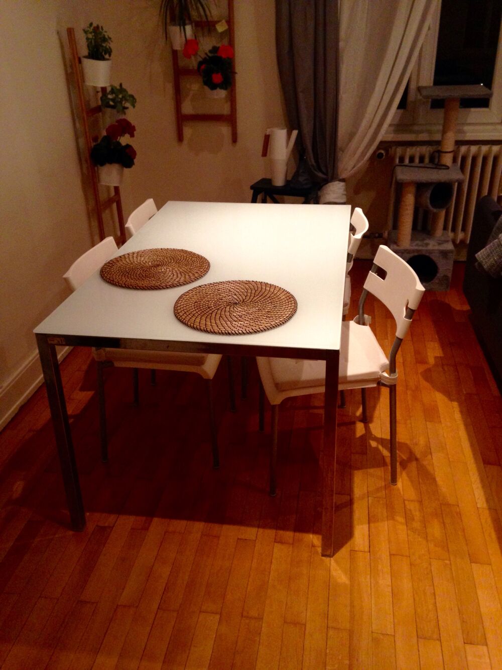 Table + 4 chaises Meubles