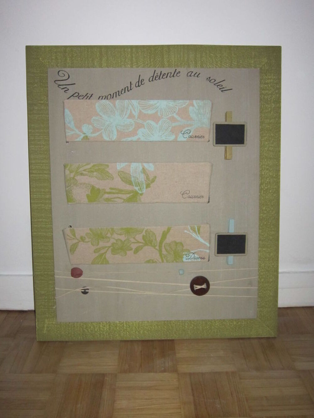 Tableau d&eacute;co avec organisateur de courrier/photo Décoration