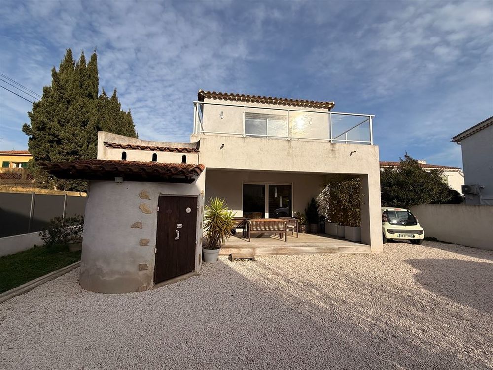 Vente Maison Villa principale avec une dépendance villa T2 sur un terrain de 727 m2 Six fours les plages