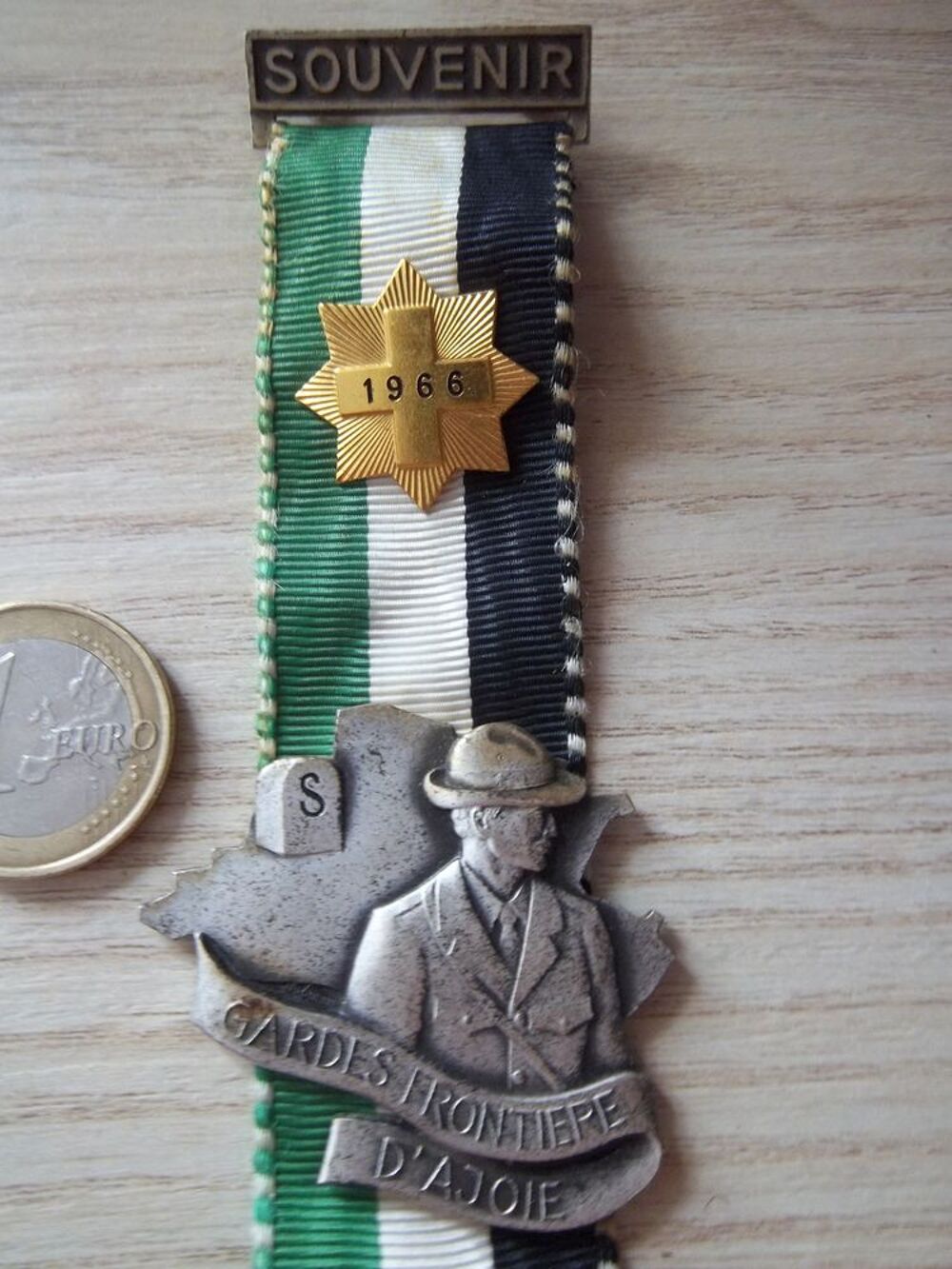 d&eacute;coration collection vintage ! 1966 m&eacute;daille garde Suisse 