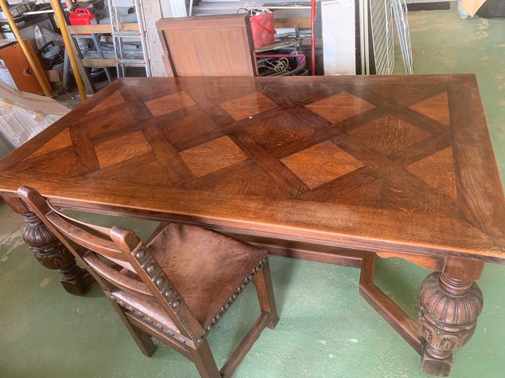 Table de salle &agrave; manger
Meubles