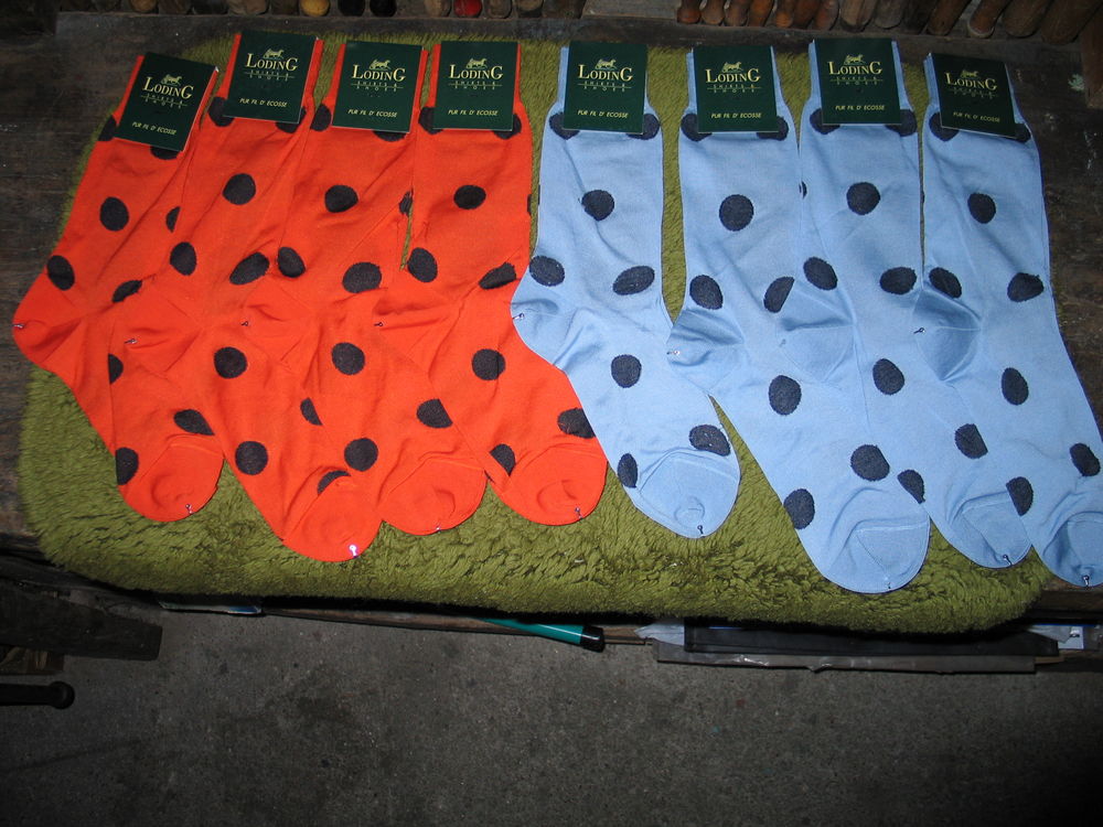 Chaussettes neuves &eacute;tiquet&eacute;es Vêtements