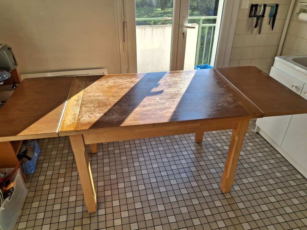 Table h&ecirc;tre bois massif avec 2 rallonges Meubles