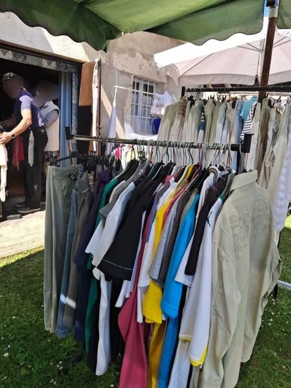 Vide-dressing champ&ecirc;tre d'Izieu le 4 octobre 2026 Vêtements
