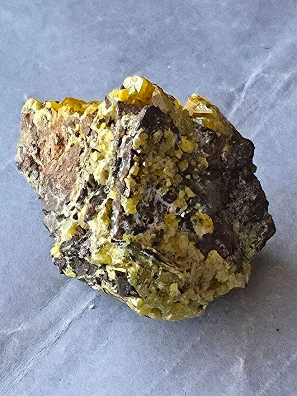 Min&eacute;ral Pyromorphite Jaune Cristallis&eacute;e 26g RDC-Sp&eacute;cimen de Collection 