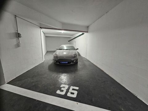  Parking / Garage  louer 45 m