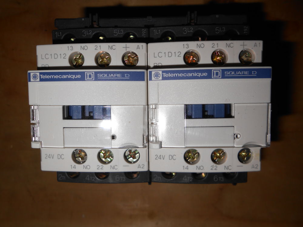CONTACTEUR INVERSEUR TELEMECANIQUE LC2 D 12 BD (125) Bricolage