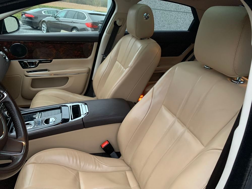 XJ V6 3.0 - 275 Diesel Luxe Premium Empattement Court A 2015 occasion 59310 Auchy-lez-Orchies