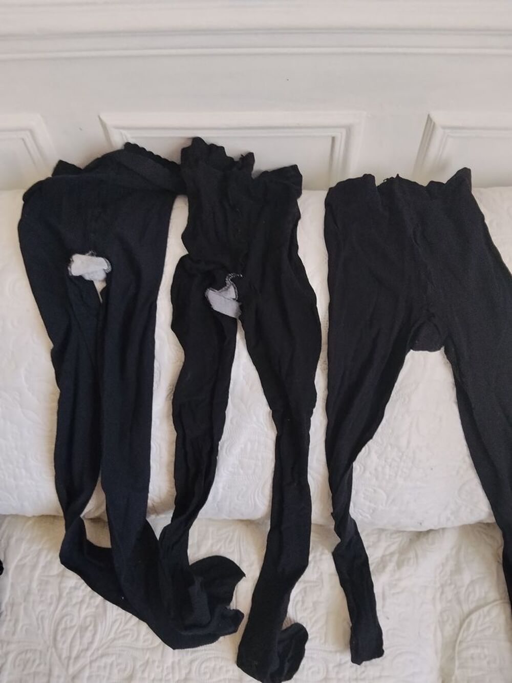 Nuisette noire brod&eacute;e fleurs Vêtements